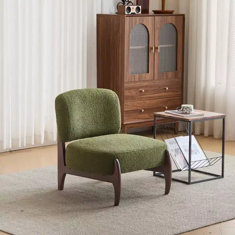 Poltrona d'accento rivestita in Bouclé – Struttura in legno di caucciù, design moderno e minimalista