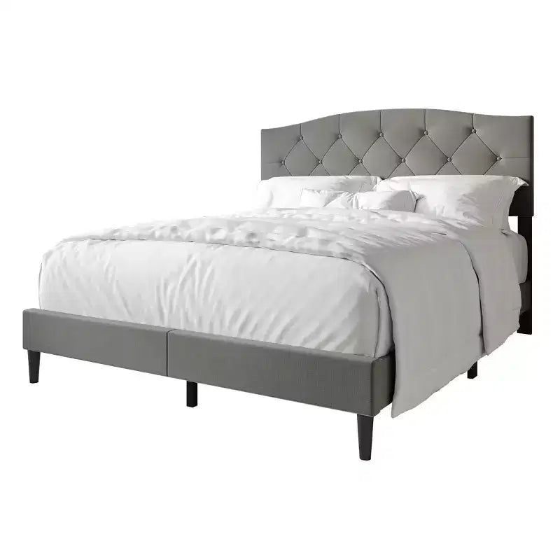 Letto a piattaforma King Size – Testiera Camelback, trapuntatura capitonné a diamante, capacità 272 kg