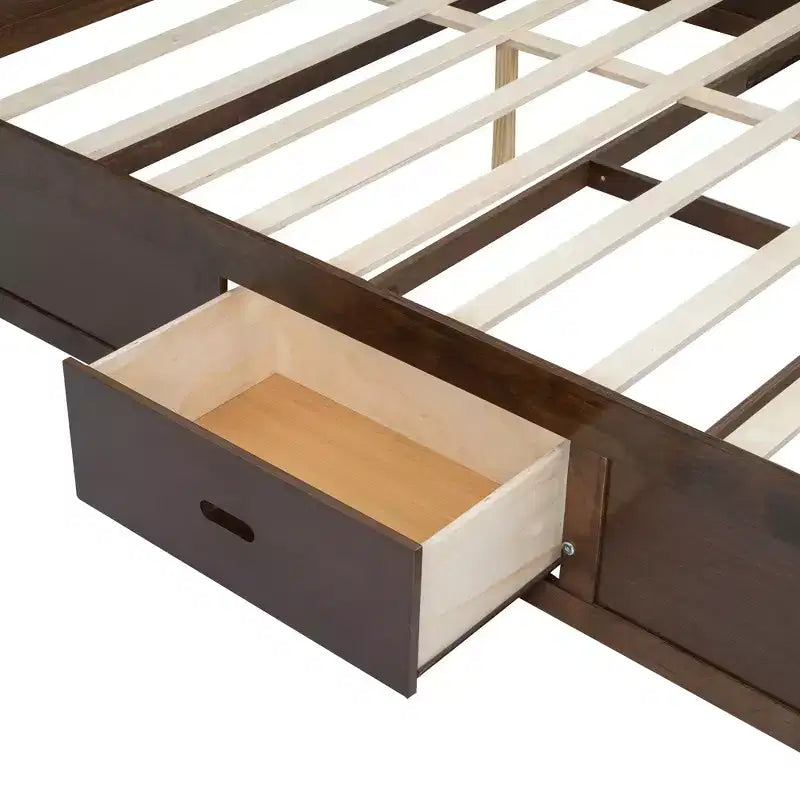 Letto matrimoniale king-size con piattaforma in legno, testiera con vano contenitore, ricarica USB e cassetti